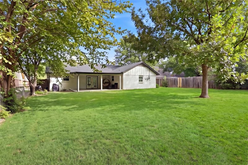1002 Rosewood Lane, Arlington TX 76010 - Photo 20