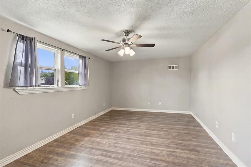 1002 Rosewood Lane, Arlington TX 76010 - Photo 18