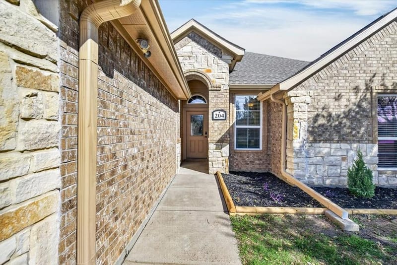 204 Bounding Main Street, Gun Barrel City TX 75156 - Photo 3