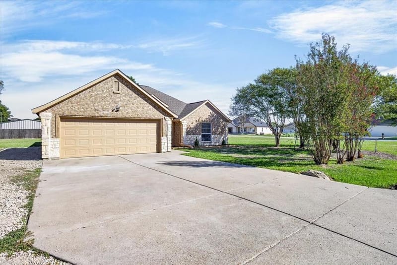 204 Bounding Main Street, Gun Barrel City TX 75156 - Photo 34
