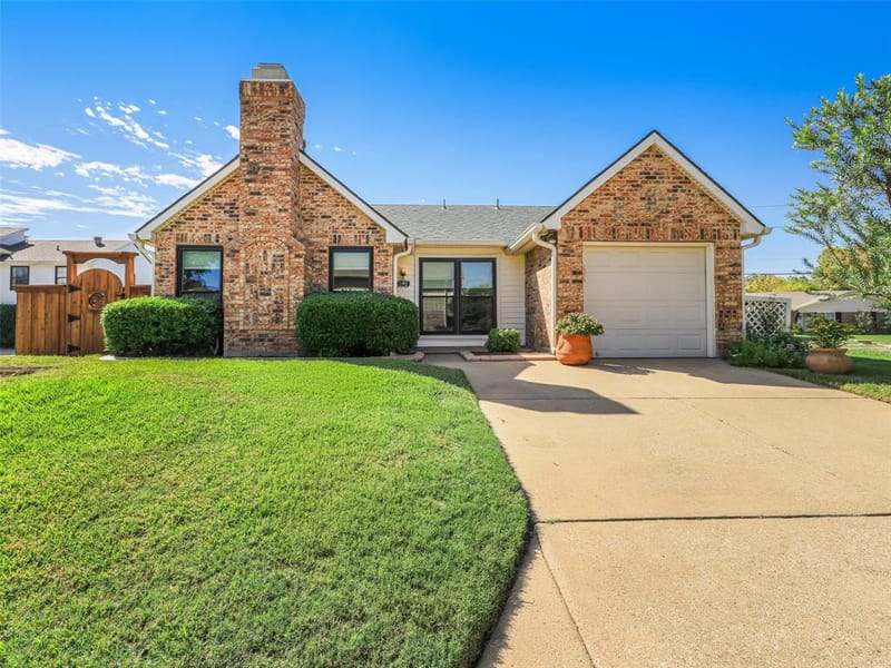3013 Plumtree Lane, Plano TX 75074 - Photo 2