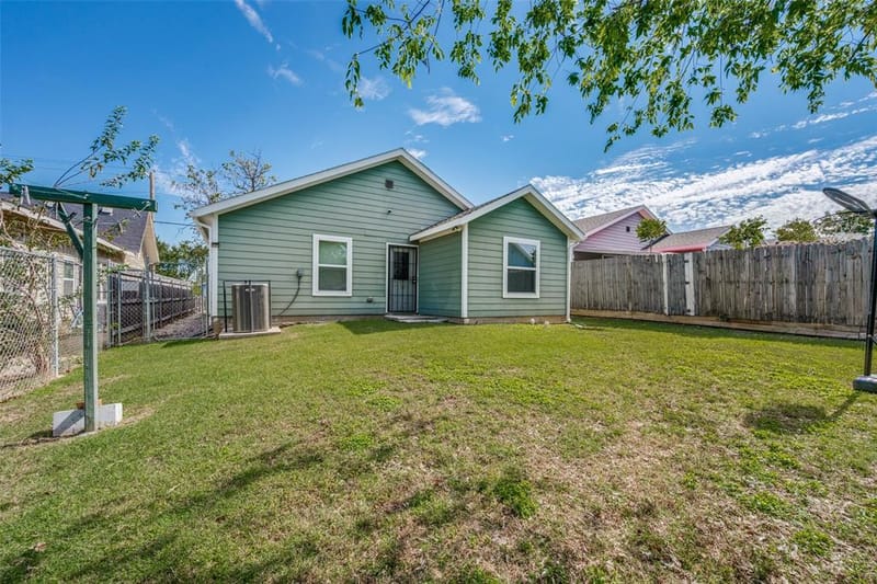 1310 New York Avenue, Fort Worth TX 76104 - Photo 12