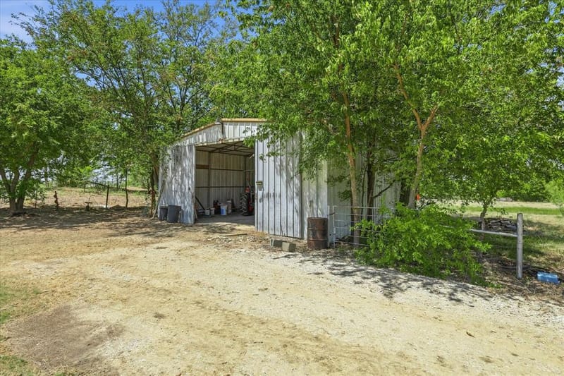 8766 Webb Road, Ponder TX 76259 - Photo 34