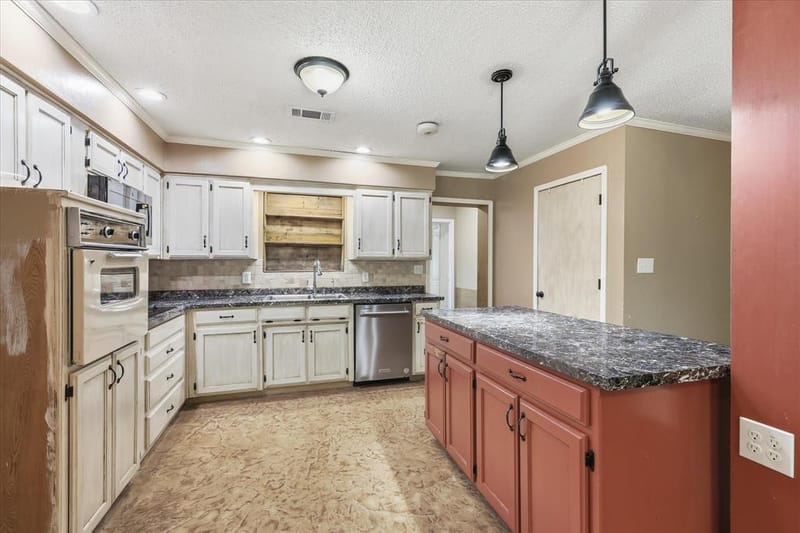8766 Webb Road, Ponder TX 76259 - Photo 14