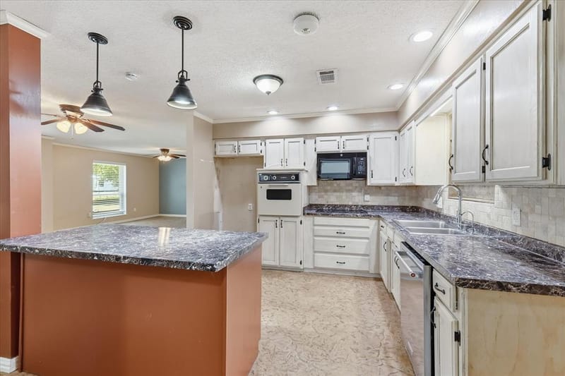 8766 Webb Road, Ponder TX 76259 - Photo 11