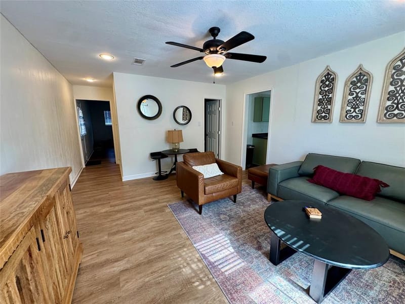 205 E Cardinal Street, Ector TX 75439 - Photo 2
