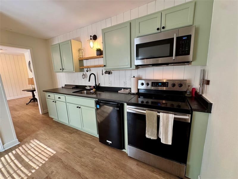 205 E Cardinal Street, Ector TX 75439 - Photo 6