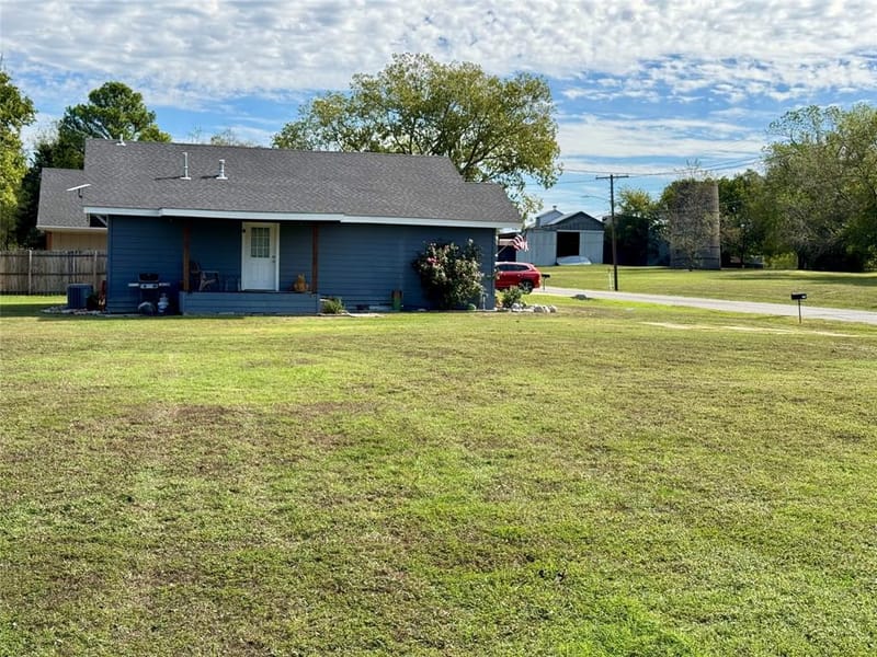 205 E Cardinal Street, Ector TX 75439 - Photo 22