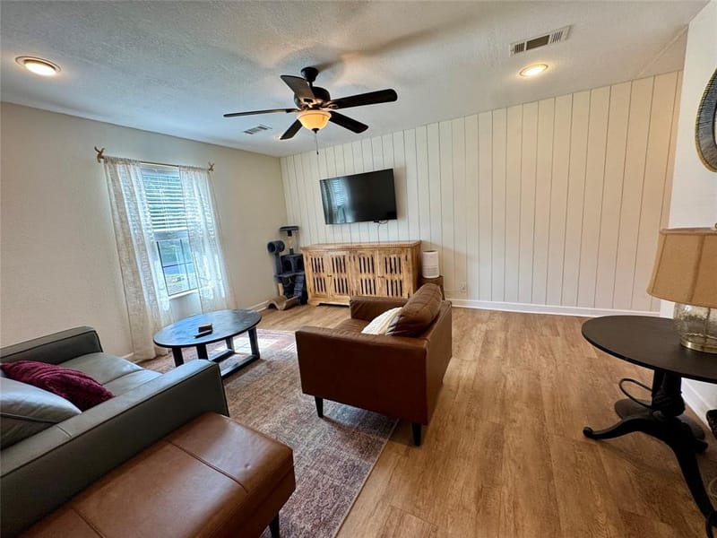 205 E Cardinal Street, Ector TX 75439 - Photo 3
