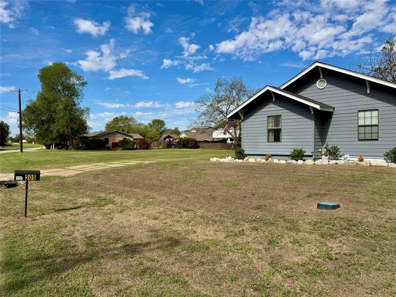 205 E Cardinal Street, Ector TX 75439 - Photo 19