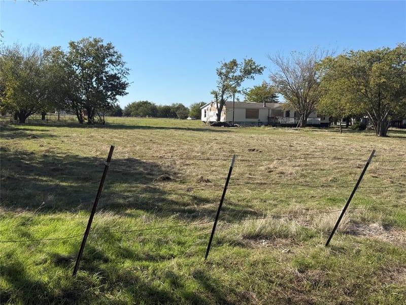 9601 1st Street, Joshua TX 76058 - Photo 4