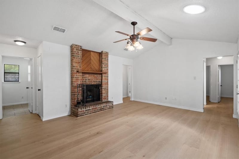 5537 Silver Maple Drive, Arlington TX 76018 - Photo 3