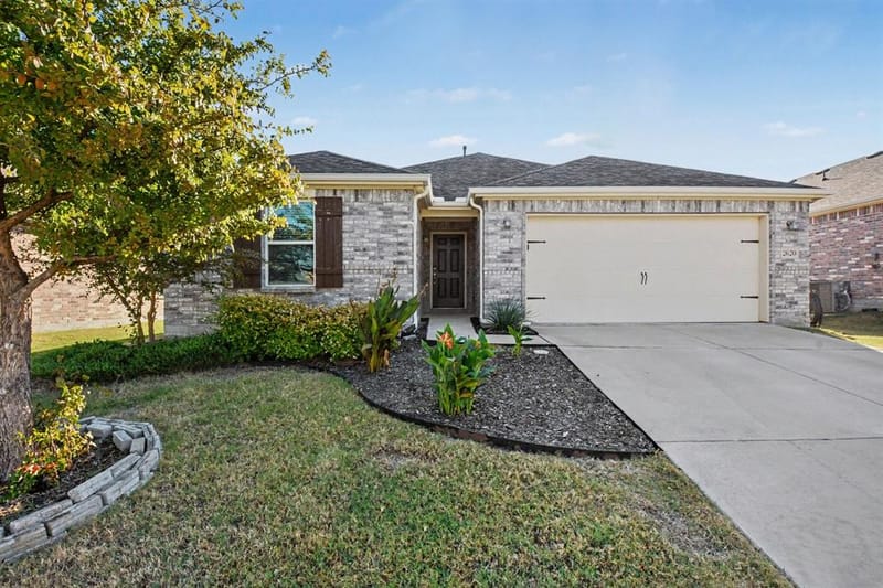2620 Wayne Avenue, Aubrey TX 76227 - Photo 2