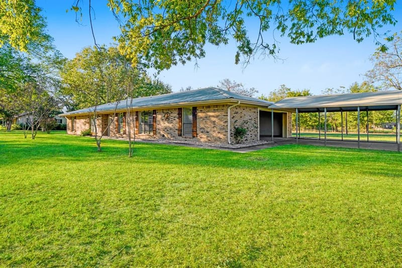 510 W DIVISION, Blossom TX 75416 - Photo 3