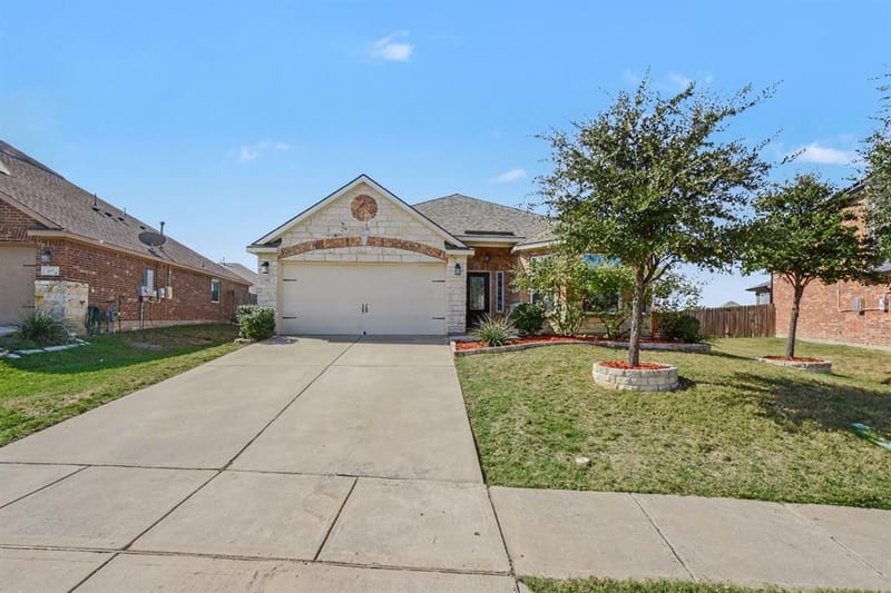 405 Winchester Drive, Celina TX 75009 - Photo 2