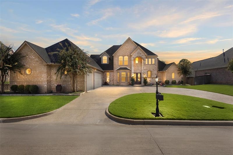 2006 Stone Canyon Court, Arlington TX 76012