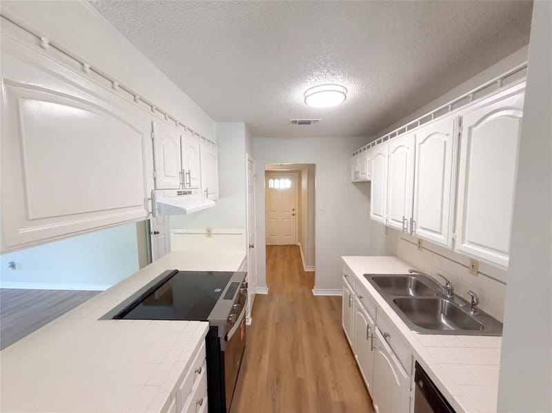 529 Edwards Drive, Saginaw TX 76179 - Photo 9