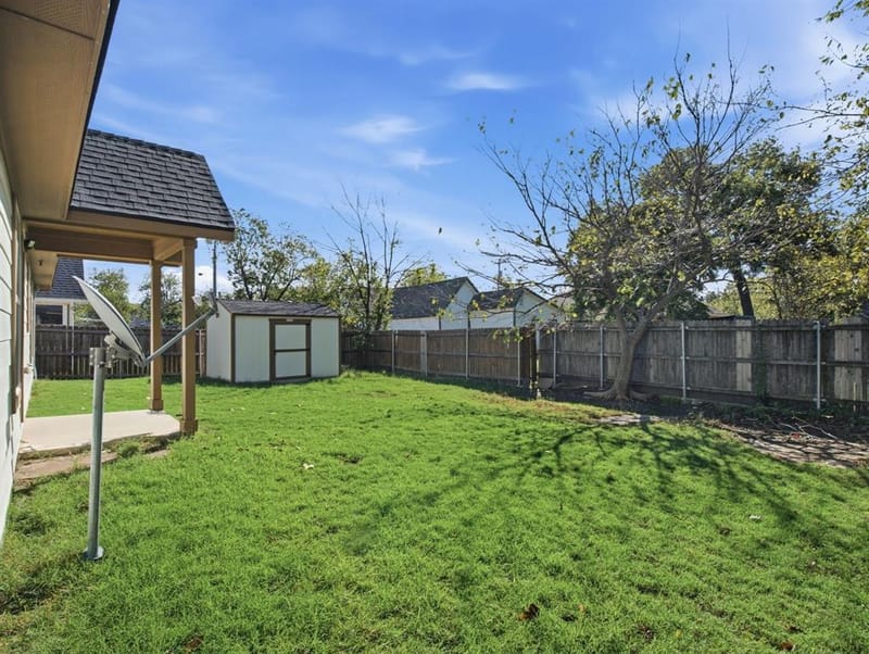 502 W Willow Street, Sanger TX 76266 - Photo 27