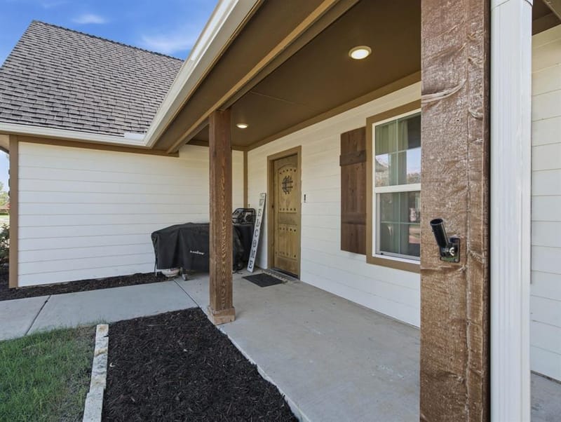 502 W Willow Street, Sanger TX 76266 - Photo 3