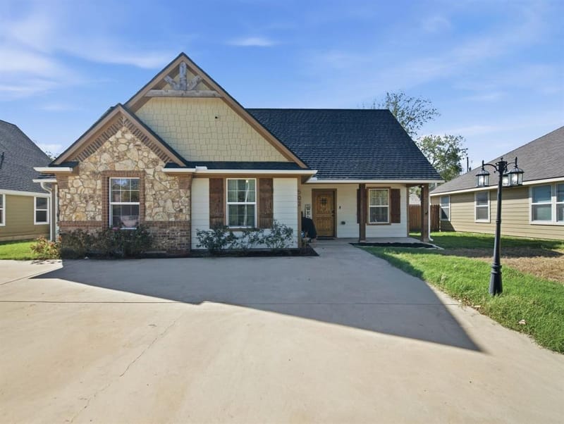 502 W Willow Street, Sanger TX 76266