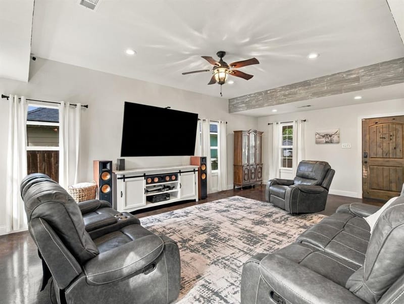 502 W Willow Street, Sanger TX 76266 - Photo 5