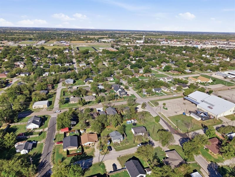 502 W Willow Street, Sanger TX 76266 - Photo 37