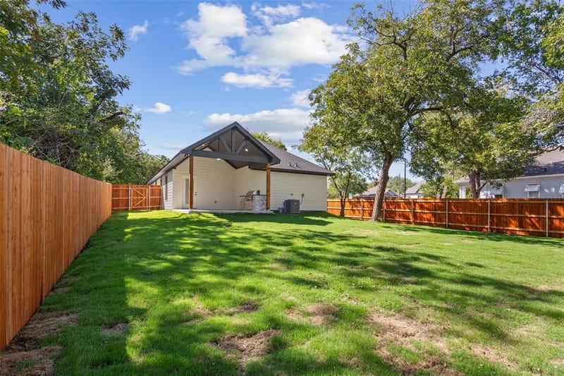 933 N 12th Street, Waco TX 76707 - Photo 26