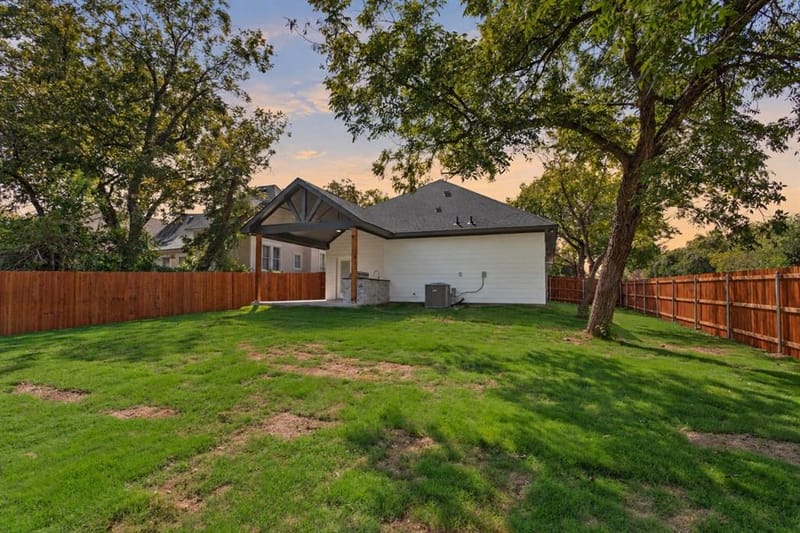 933 N 12th Street, Waco TX 76707 - Photo 3