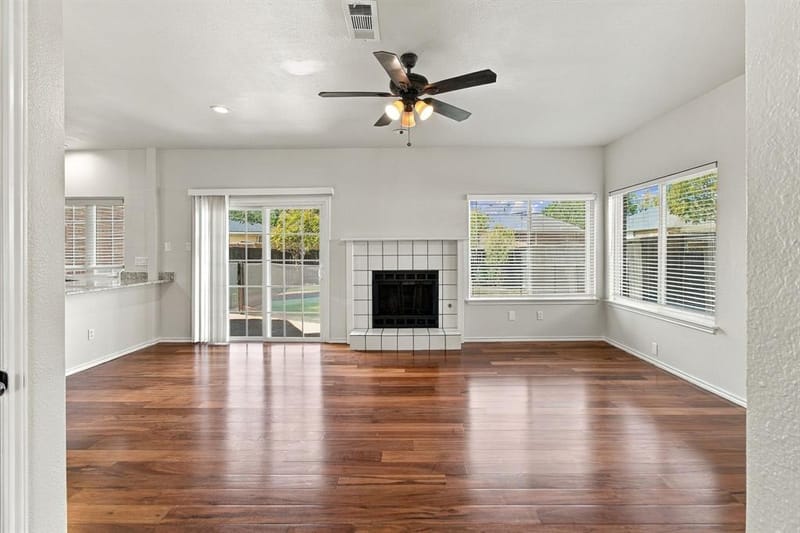 4205 Red Spruce Lane, Carrollton TX 75010 - Photo 6