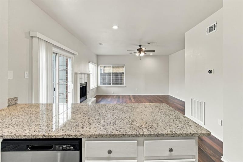 4205 Red Spruce Lane, Carrollton TX 75010 - Photo 11