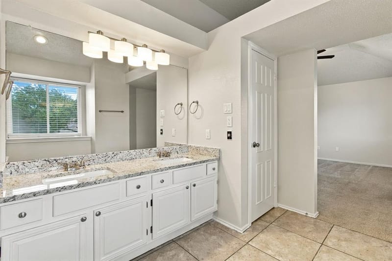 4205 Red Spruce Lane, Carrollton TX 75010 - Photo 29