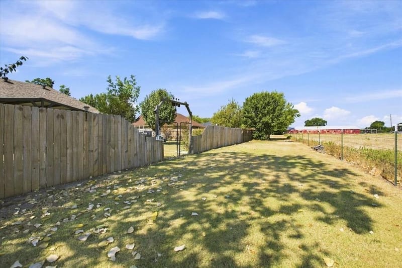 104 Butler Street, Savoy TX 75479 - Photo 23