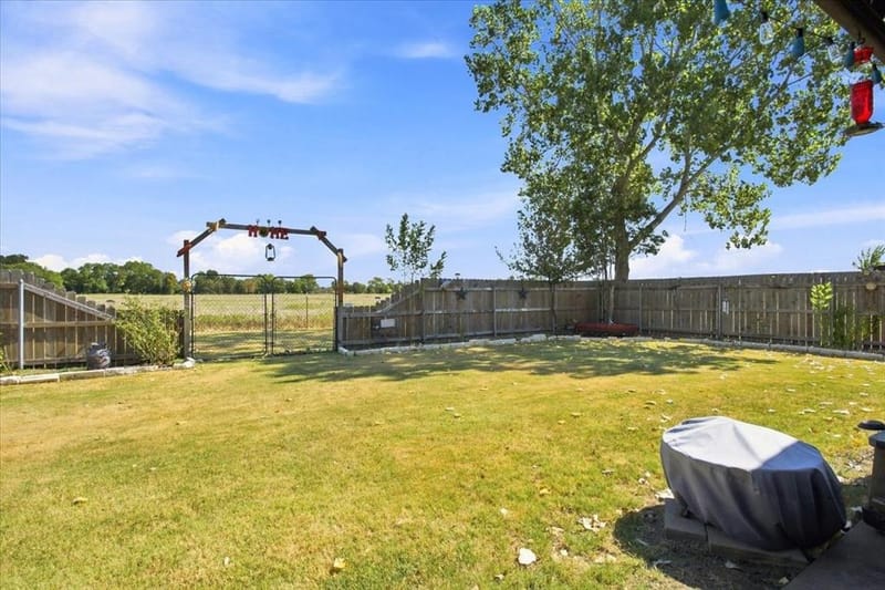 104 Butler Street, Savoy TX 75479 - Photo 32