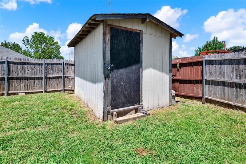 5722 Firethorn Drive, Dallas TX 75249 - Photo 31
