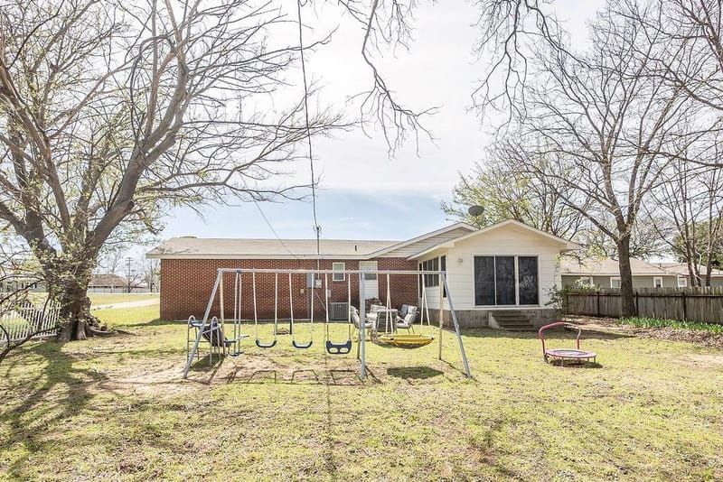 809 E Highway 82, Nocona TX 76255 - Photo 4