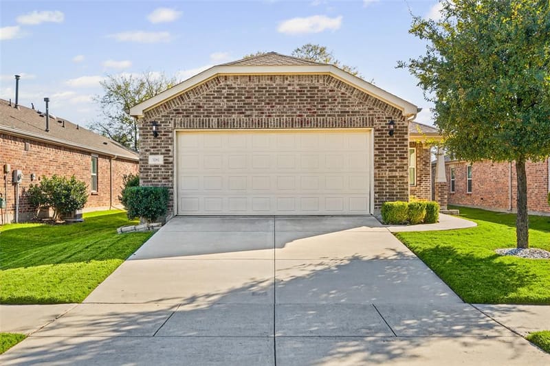 3181 Club Meadows Drive, Frisco TX 75036 - Photo 2
