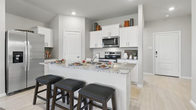 10324 CHERRYTREE Lane, Fort Worth TX 76140 - Photo 2