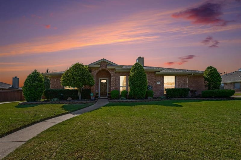 608 Rothschild Lane, Murphy TX 75094 - Photo 2