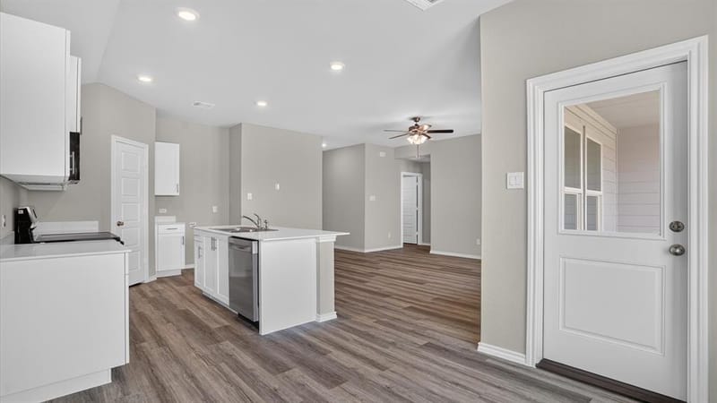 10320 CHERRYTREE Lane, Fort Worth TX 76140 - Photo 5