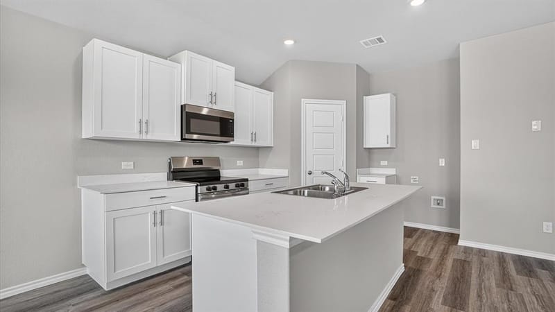 10320 CHERRYTREE Lane, Fort Worth TX 76140 - Photo 4