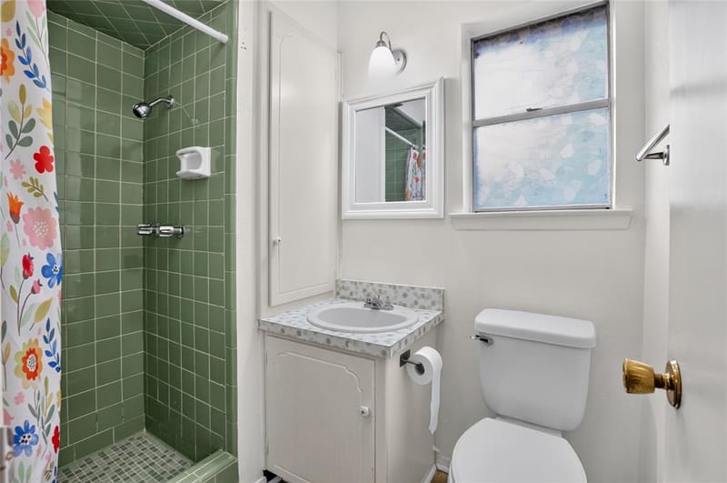 1305 Montclair Street, Arlington TX 76015 - Photo 7