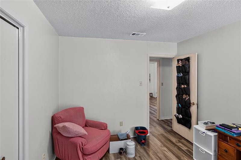 1305 Montclair Street, Arlington TX 76015 - Photo 9