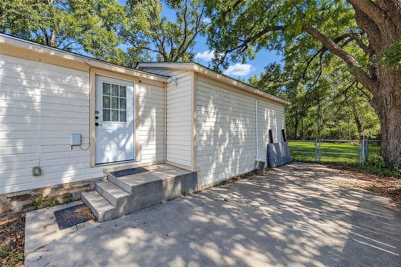 309 E Wilbarger Street, Bowie TX 76230 - Photo 22