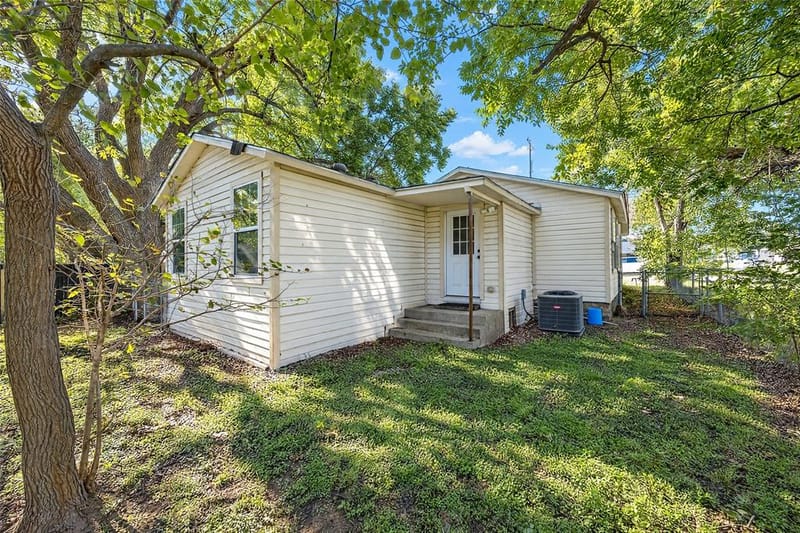 309 E Wilbarger Street, Bowie TX 76230 - Photo 34