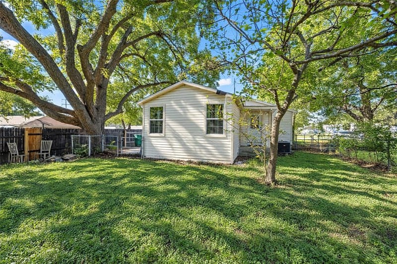 309 E Wilbarger Street, Bowie TX 76230 - Photo 33