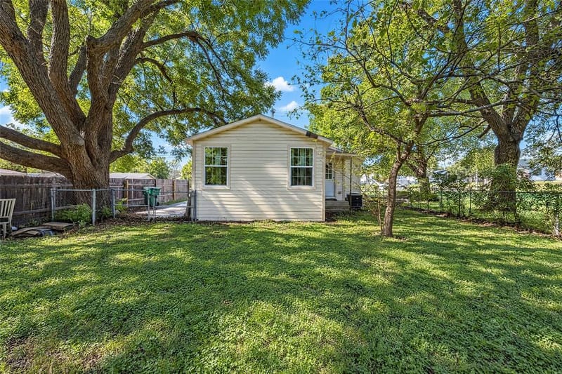 309 E Wilbarger Street, Bowie TX 76230 - Photo 31