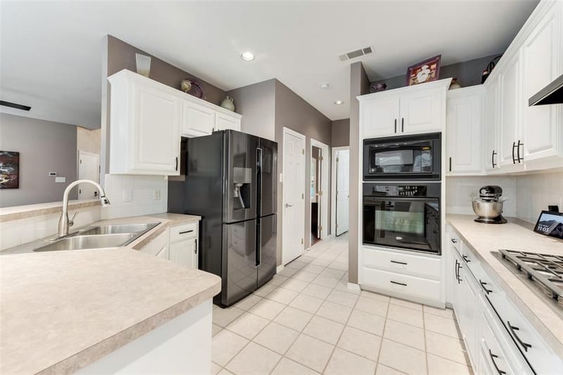 1000 E Seminole Trail, Carrollton TX 75007 - Photo 10