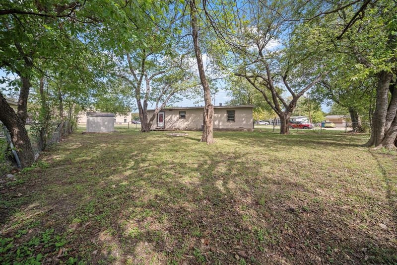 514 E University Avenue, Waxahachie TX 75165 - Photo 22