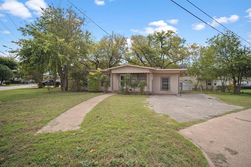 514 E University Avenue, Waxahachie TX 75165 - Photo 3