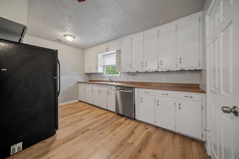 514 E University Avenue, Waxahachie TX 75165 - Photo 9